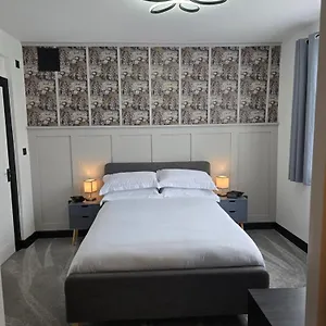  Guest house Double With Ensuite Bathroom